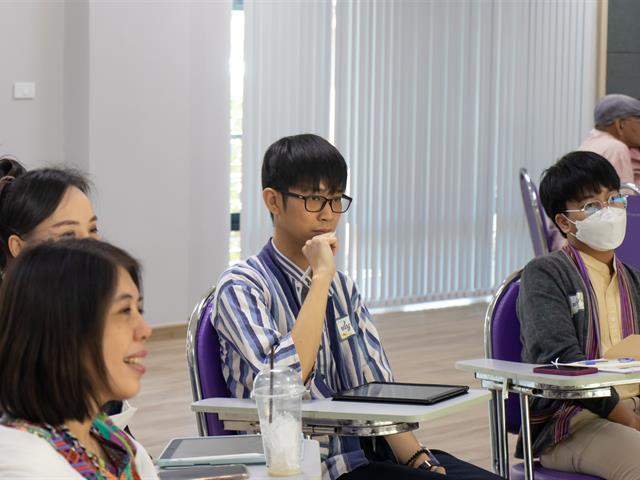 ศูนย์ภาษา คณะศิลปศาสตร์ จัดโครงการหลักสูตรระยะสั้น ประกาศนียบัตรศิลปะการประพันธ์กวีนิพนธ์และเพลงเพื่ออาชีพ