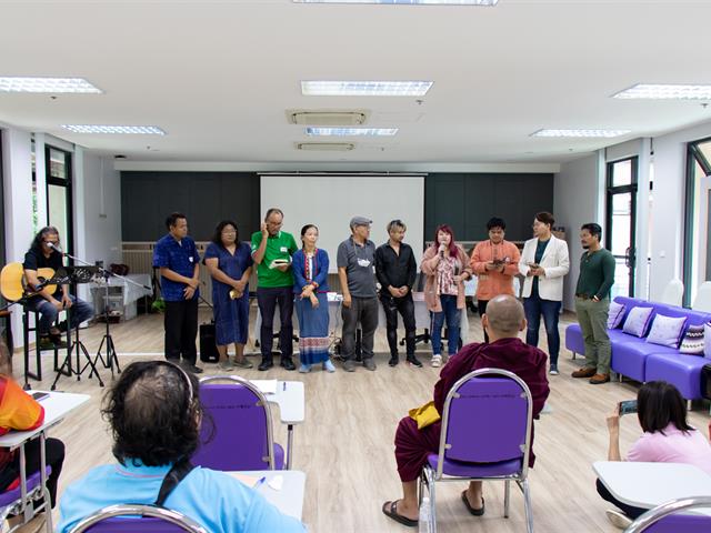 ศูนย์ภาษา คณะศิลปศาสตร์ จัดโครงการหลักสูตรระยะสั้น ประกาศนียบัตรศิลปะการประพันธ์กวีนิพนธ์และเพลงเพื่ออาชีพ