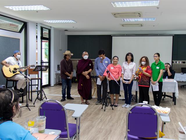 ศูนย์ภาษา คณะศิลปศาสตร์ จัดโครงการหลักสูตรระยะสั้น ประกาศนียบัตรศิลปะการประพันธ์กวีนิพนธ์และเพลงเพื่ออาชีพ