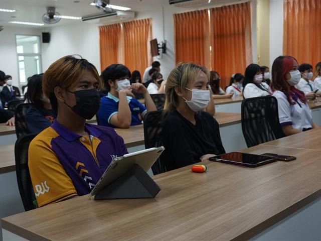สโมสรนิสิต คณะวิศวกรรมศาสตร์ ม.พะเยา ต้อนรับผู้นำนักศึกษา ม.ศิลปากร เข้าศึกษาดูงานภายในคณะ