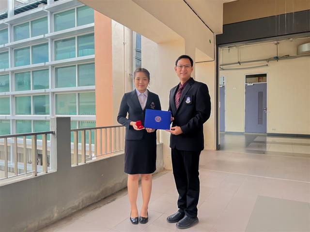 ขอแสดงความยินดีกับ นางสาววิไลวรรณ แสงเอี่ยม ที่ได้รับเกียรติบัตรรางวัลความประพฤติดี และเข็มเชิดชูเกียรติ ประจำปี 2566 ระดับอุดมศึกษา 