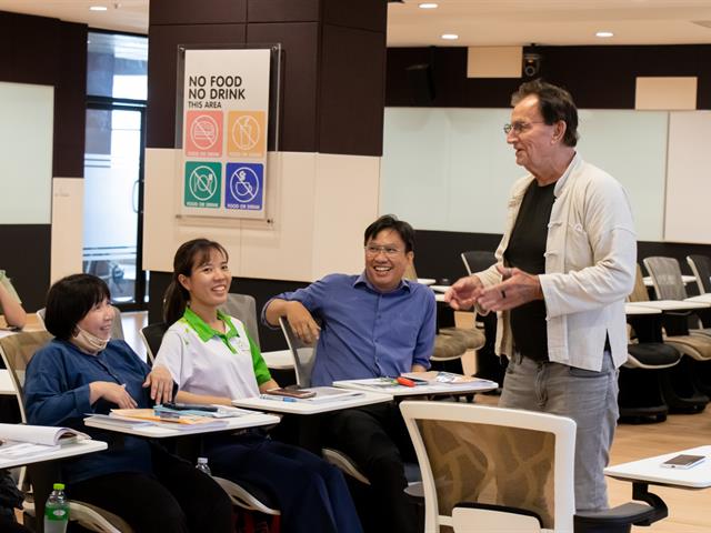 คณะศิลปศาสตร์ร่วมจัดโครงการพัฒนาทักษะการใช้ภาษาอังกฤษ รุ่นที่ 3 เพื่อพัฒนาทักษะการใช้ภาษาอังกฤษให้แก่บุคลากรของมหาวิทยาลัยพะเยา