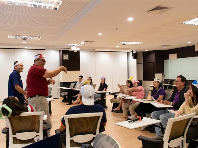 คณะศิลปศาสตร์ร่วมจัดโครงการพัฒนาทักษะการใช้ภาษาอังกฤษ รุ่นที่ 3 เพื่อพัฒนาทักษะการใช้ภาษาอังกฤษให้แก่บุคลากรของมหาวิทยาลัยพะเยา
