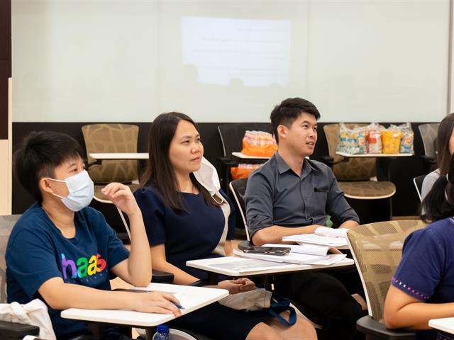 คณะศิลปศาสตร์ร่วมจัดโครงการพัฒนาทักษะการใช้ภาษาอังกฤษ รุ่นที่ 3 เพื่อพัฒนาทักษะการใช้ภาษาอังกฤษให้แก่บุคลากรของมหาวิทยาลัยพะเยา