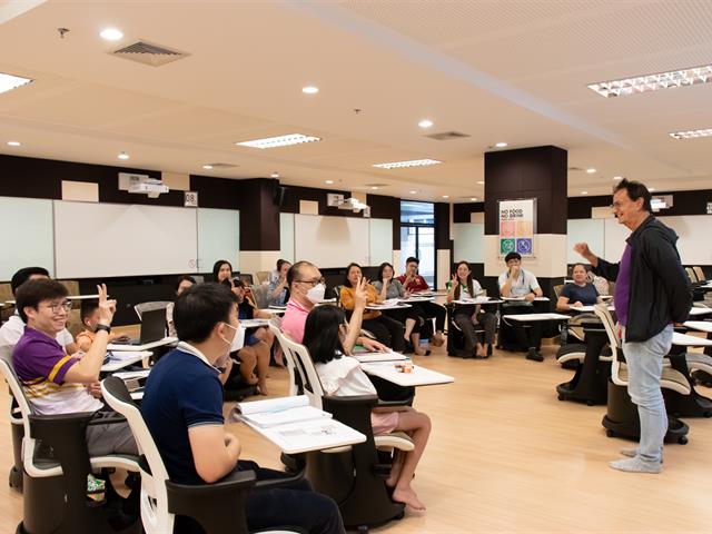 คณะศิลปศาสตร์ร่วมจัดโครงการพัฒนาทักษะการใช้ภาษาอังกฤษ รุ่นที่ 3 เพื่อพัฒนาทักษะการใช้ภาษาอังกฤษให้แก่บุคลากรของมหาวิทยาลัยพะเยา