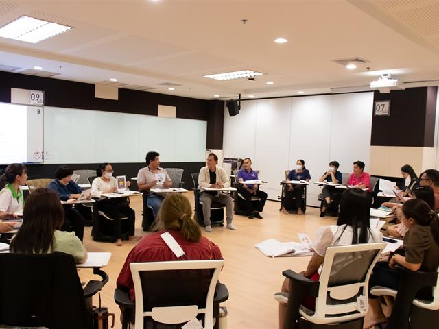 คณะศิลปศาสตร์ร่วมจัดโครงการพัฒนาทักษะการใช้ภาษาอังกฤษ รุ่นที่ 3 เพื่อพัฒนาทักษะการใช้ภาษาอังกฤษให้แก่บุคลากรของมหาวิทยาลัยพะเยา