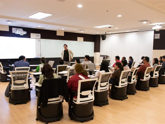 คณะศิลปศาสตร์ร่วมจัดโครงการพัฒนาทักษะการใช้ภาษาอังกฤษ รุ่นที่ 3 เพื่อพัฒนาทักษะการใช้ภาษาอังกฤษให้แก่บุคลากรของมหาวิทยาลัยพะเยา
