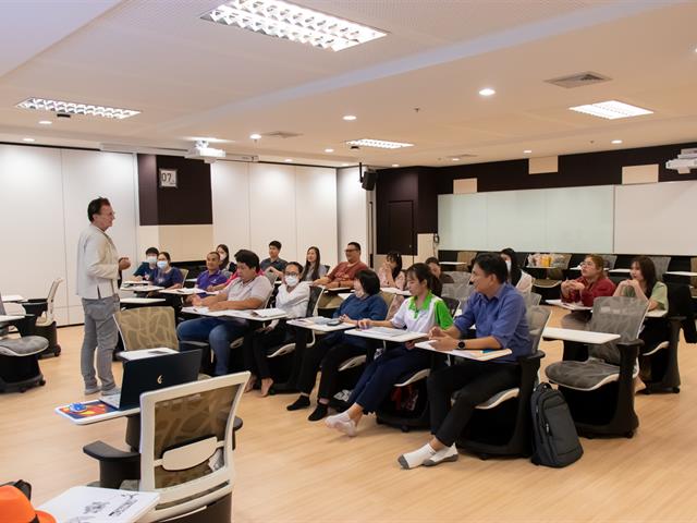คณะศิลปศาสตร์ร่วมจัดโครงการพัฒนาทักษะการใช้ภาษาอังกฤษ รุ่นที่ 3 เพื่อพัฒนาทักษะการใช้ภาษาอังกฤษให้แก่บุคลากรของมหาวิทยาลัยพะเยา