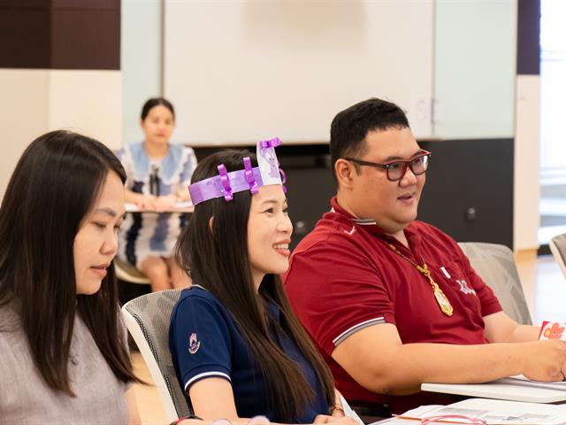 คณะศิลปศาสตร์ร่วมจัดโครงการพัฒนาทักษะการใช้ภาษาอังกฤษ รุ่นที่ 3 เพื่อพัฒนาทักษะการใช้ภาษาอังกฤษให้แก่บุคลากรของมหาวิทยาลัยพะเยา