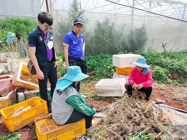 คณะสาธารณสุขศาสตร์ ดำเนินโครงการพัฒนาแหล่งเรียนรู้สมุนไพรท้องถิ่นเพื่อสุขภาพ ภายใต้โครงการ 1 ชุมชน 1 นวัตกรรม ณ พื้นที่ตำบลผาช้างน้อย อำเภอปง จังหวัดพะเยา 