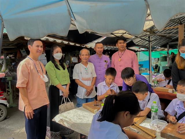 สาขาวิชาการบริหารการศึกษา วิทยาลัยการศึกษา ดำเนินโครงการศึกษาดูงาน การพัฒนาความสัมพันธ์ระหว่างโรงเรียนกับชุมชน