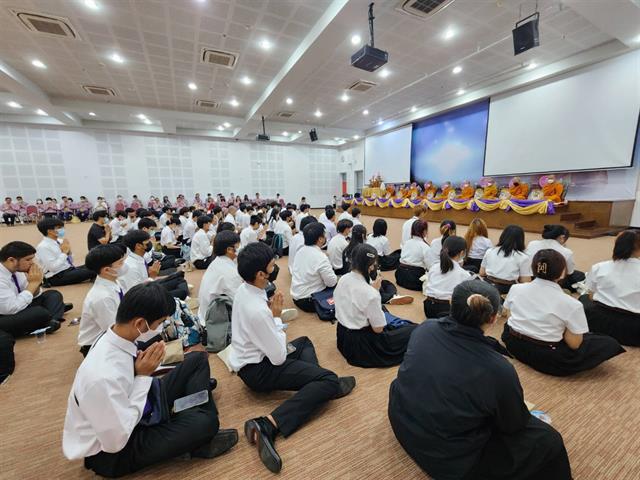 บายศรีสู่ขวัญและผูกข้อมือนิสิต