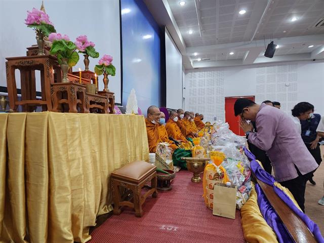 บายศรีสู่ขวัญและผูกข้อมือนิสิต