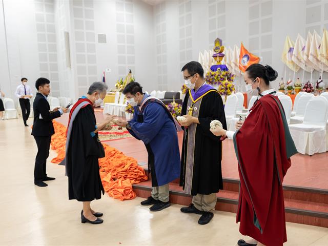 คณะศิลปศาสตร์จัดพิธีไหว้ครู “กราบคุรุปูจา ครูบาอาจารย์เจ้า” ประจำปีการศึกษา ๒๕๖๖