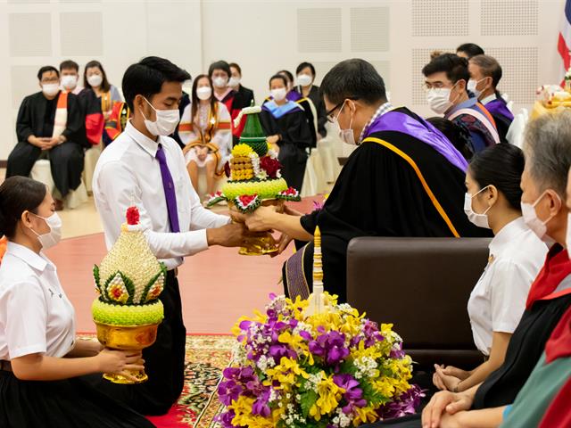 คณะศิลปศาสตร์จัดพิธีไหว้ครู “กราบคุรุปูจา ครูบาอาจารย์เจ้า” ประจำปีการศึกษา ๒๕๖๖