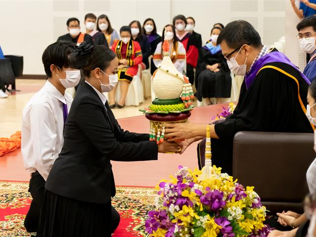 คณะศิลปศาสตร์จัดพิธีไหว้ครู “กราบคุรุปูจา ครูบาอาจารย์เจ้า” ประจำปีการศึกษา ๒๕๖๖