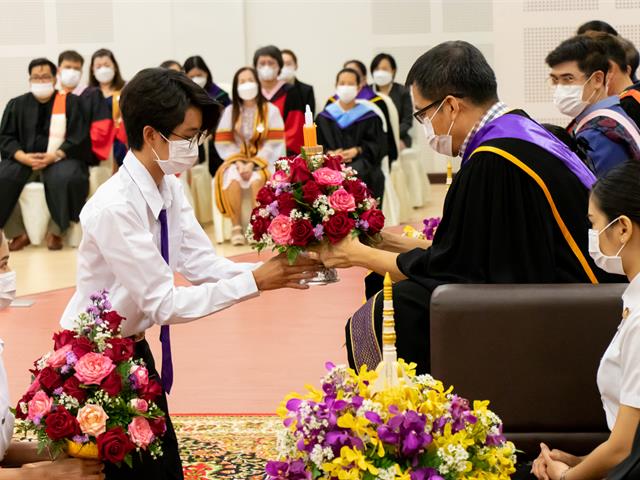 คณะศิลปศาสตร์จัดพิธีไหว้ครู “กราบคุรุปูจา ครูบาอาจารย์เจ้า” ประจำปีการศึกษา ๒๕๖๖