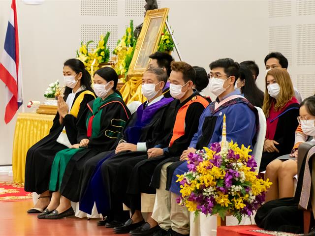 คณะศิลปศาสตร์จัดพิธีไหว้ครู “กราบคุรุปูจา ครูบาอาจารย์เจ้า” ประจำปีการศึกษา ๒๕๖๖