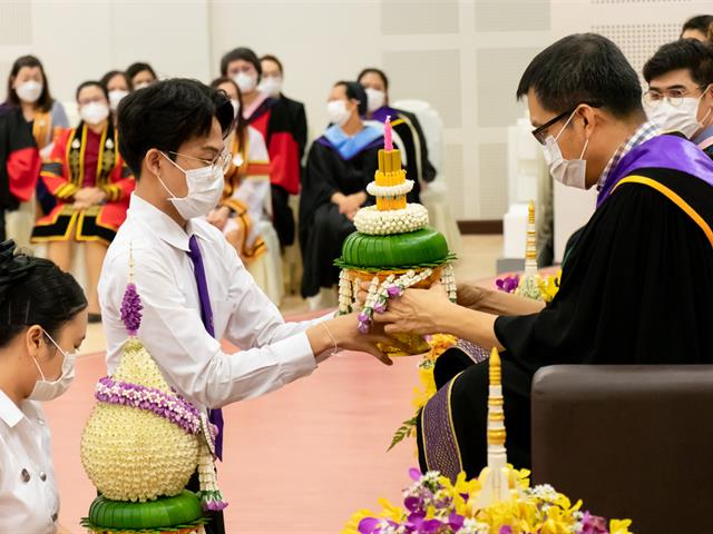 คณะศิลปศาสตร์จัดพิธีไหว้ครู “กราบคุรุปูจา ครูบาอาจารย์เจ้า” ประจำปีการศึกษา ๒๕๖๖