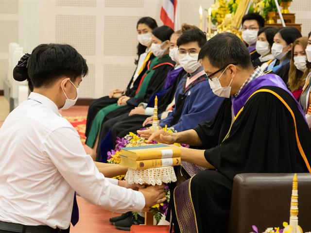คณะศิลปศาสตร์จัดพิธีไหว้ครู “กราบคุรุปูจา ครูบาอาจารย์เจ้า” ประจำปีการศึกษา ๒๕๖๖