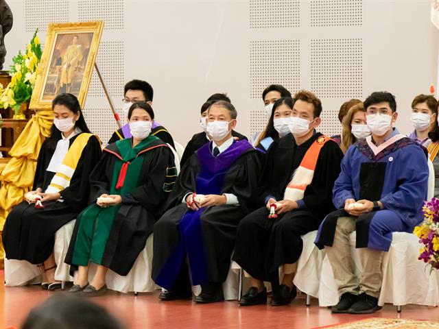 คณะศิลปศาสตร์จัดพิธีไหว้ครู “กราบคุรุปูจา ครูบาอาจารย์เจ้า” ประจำปีการศึกษา ๒๕๖๖