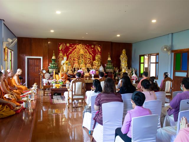 คณะศิลปศาสตร์จัดโครงการถวายเทียนส่องธรรม เนื่องในโอกาสวันอาสาฬหบูชาและวันเข้าพรรษา ๒๕๖๖