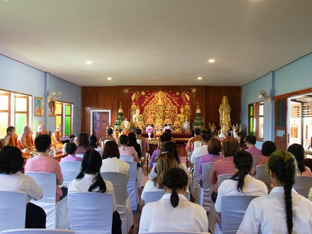 คณะศิลปศาสตร์จัดโครงการถวายเทียนส่องธรรม เนื่องในโอกาสวันอาสาฬหบูชาและวันเข้าพรรษา ๒๕๖๖