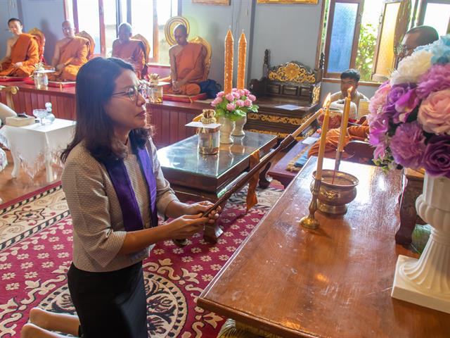 คณะศิลปศาสตร์จัดโครงการถวายเทียนส่องธรรม เนื่องในโอกาสวันอาสาฬหบูชาและวันเข้าพรรษา ๒๕๖๖