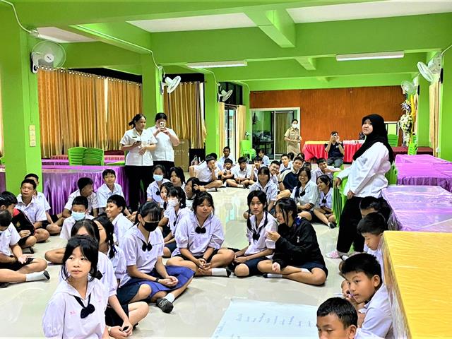 คณะสาธารณสุขศาสตร์ สาขาวิชาอนามัยชุมชน บริการวิชาการงานอนามัยโรงเรียน เพื่อป้องกันการตั้งครรภ์และโรคติดต่อทางเพศสัมพันธ์แก่นักเรียน