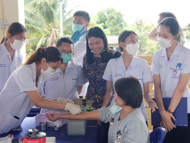 สาขาเทคนิคการแพทย์ คณะสหเวชศาสตร์ ลงพื้นที่ตรวจสุขภาพ ชุมชนวัดศรีบังวัน อ.แม่ใจ 