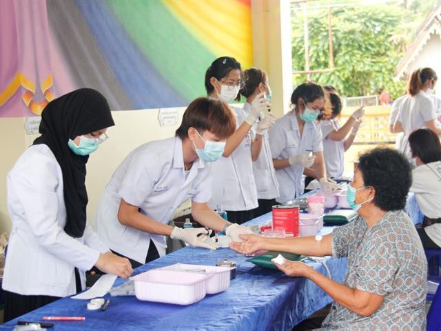 สาขาเทคนิคการแพทย์ คณะสหเวชศาสตร์ ลงพื้นที่ตรวจสุขภาพ ชุมชนวัดศรีบังวัน อ.แม่ใจ 