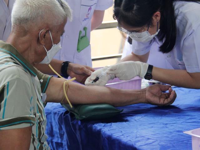 สาขาเทคนิคการแพทย์ คณะสหเวชศาสตร์ ลงพื้นที่ตรวจสุขภาพ ชุมชนวัดศรีบังวัน อ.แม่ใจ 