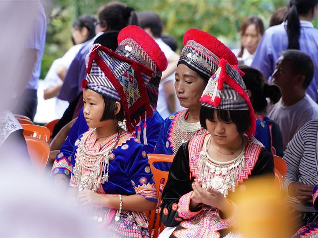 คณะสาธารณสุขศาสตร์ มหาวิทยาลัยพะเยา เปิดแหล่งเรียนรู้สมุนไพรท้องถิ่นเพื่อสุขภาพ  ภายใต้โครงการ 1 ชุมชน 1 นวัตกรรม ดำเนินตามนโยบายมหาวิทยาลัยพะเยา ที่มีปณิธาน“ปัญญาเพื่อความเข้มแข็งของชุมชน” และวิสัยทัศน์ในการพัฒนา “มหาวิทยาลัยสร้างปัญญา  เพื่อนวัตกรรมชุมชน สู่สากล อย่างยั่งยืน” ประกอบกับมหาวิทยาลัยพะเยาเป็นกลุ่มสถาบันการศึกษาชั้นนำในกลุ่มพัฒนาชุมชนท้องถิ่น ที่มุ่งเน้นการพัฒนาแหล่งเรียนรู้ในชุมชน (Learning space) เพื่อความเป็นอยู่ที่ดีของสังคม (Societal Well-being)