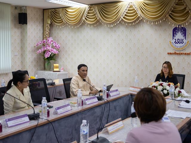 คณะศิลปศาสตร์ให้การต้อนรับคณะผู้ศึกษาดูงาน จากคณะสาธารณสุขศาสตร์ เพื่อพัฒนาหลักเกณฑ์วิธีการประเมินผลการปฏิบัติงานของบุคลากรสายวิชาการและสายสนับสนุน