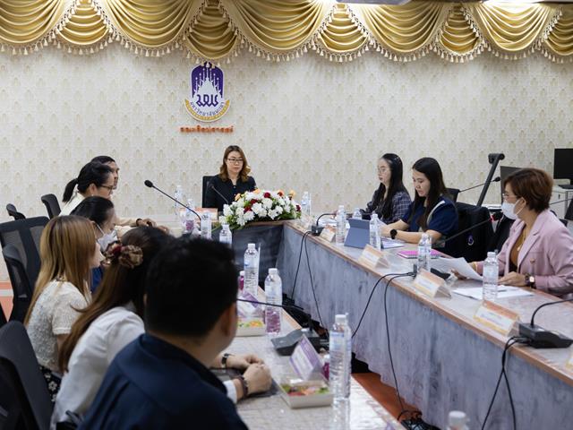 คณะศิลปศาสตร์ให้การต้อนรับคณะผู้ศึกษาดูงาน จากคณะสาธารณสุขศาสตร์ เพื่อพัฒนาหลักเกณฑ์วิธีการประเมินผลการปฏิบัติงานของบุคลากรสายวิชาการและสายสนับสนุน