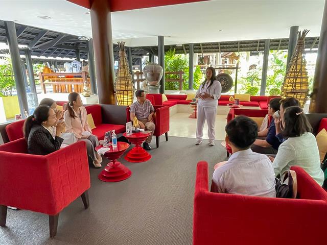คณะศิลปศาสตร์ เข้าศึกษาดูงานและแลกเปลี่ยนเรียนรู้ด้านการพัฒนาสหกิจศึกษาและหลักสูตร ณ บริษัท ฮอลลิเดย์ วิลเลเจส (ประเทศไทย) จำกัด โรงแรมคลับเมด ภูเก็ต