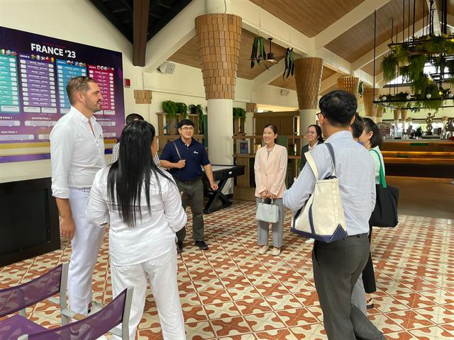 คณะศิลปศาสตร์ เข้าศึกษาดูงานและแลกเปลี่ยนเรียนรู้ด้านการพัฒนาสหกิจศึกษาและหลักสูตร ณ บริษัท ฮอลลิเดย์ วิลเลเจส (ประเทศไทย) จำกัด โรงแรมคลับเมด ภูเก็ต
