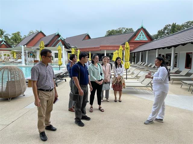 คณะศิลปศาสตร์ เข้าศึกษาดูงานและแลกเปลี่ยนเรียนรู้ด้านการพัฒนาสหกิจศึกษาและหลักสูตร ณ บริษัท ฮอลลิเดย์ วิลเลเจส (ประเทศไทย) จำกัด โรงแรมคลับเมด ภูเก็ต