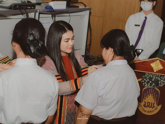      หลักสูตรสาธารณสุขศาสตรบัณฑิต สาขาวิชาการส่งเสริมสุขภาพ จัดพิธีไหว้ครูและพิธีมอบเข็มพระบิดา ชุดกาวน์วิชาชีพ