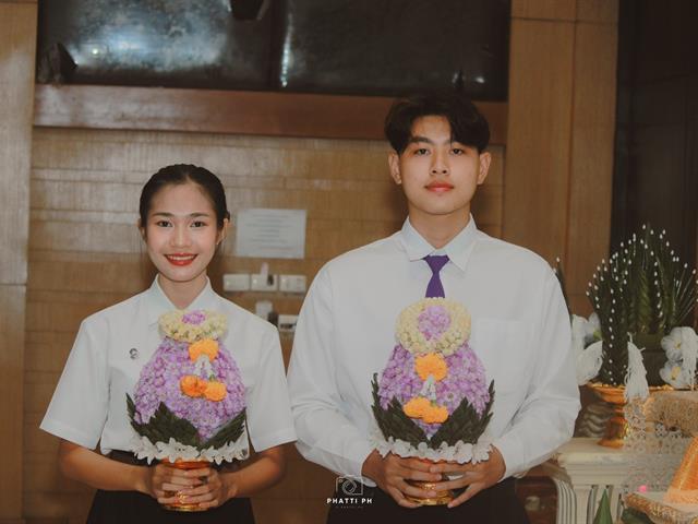      หลักสูตรสาธารณสุขศาสตรบัณฑิต สาขาวิชาการส่งเสริมสุขภาพ จัดพิธีไหว้ครูและพิธีมอบเข็มพระบิดา ชุดกาวน์วิชาชีพ