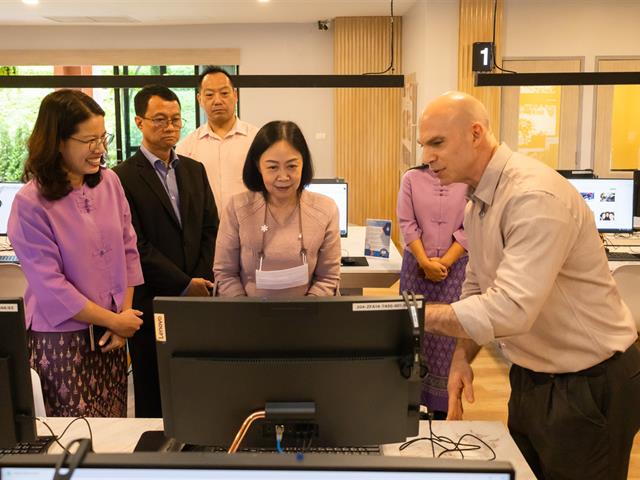 อธิการบดีมหาวิทยาลัยพะเยา พบปะบุคลากรคณะศิลปศาสตร์ เพื่อรับฟังผลการดำเนินงาน และหารือแนวทางในการบริหารงานร่วมกัน