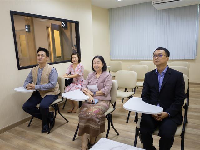 อธิการบดีมหาวิทยาลัยพะเยา พบปะบุคลากรคณะศิลปศาสตร์ เพื่อรับฟังผลการดำเนินงาน และหารือแนวทางในการบริหารงานร่วมกัน