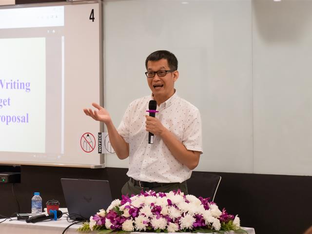 หน่วยวิจัย คณะศิลปศาสตร์ ดำเนินโครงการอบรมเชิงปฏิบัติการการเขียนข้อเสนอโครงการวิจัยคุณภาพ