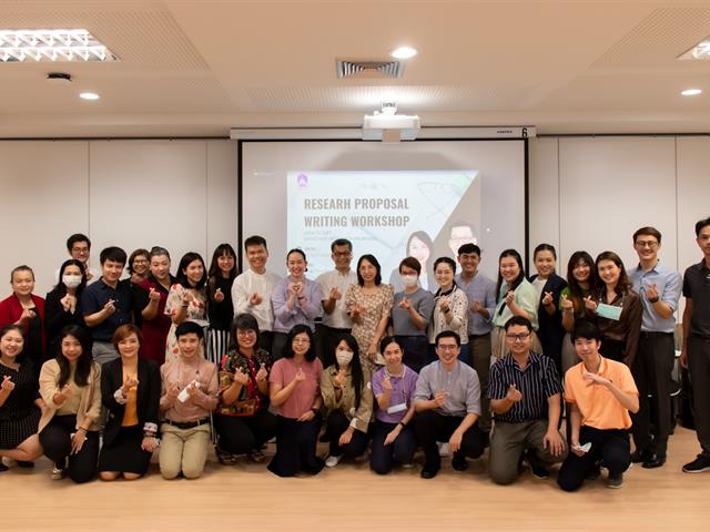 หน่วยวิจัย คณะศิลปศาสตร์ ดำเนินโครงการอบรมเชิงปฏิบัติการการเขียนข้อเสนอโครงการวิจัยคุณภาพ
