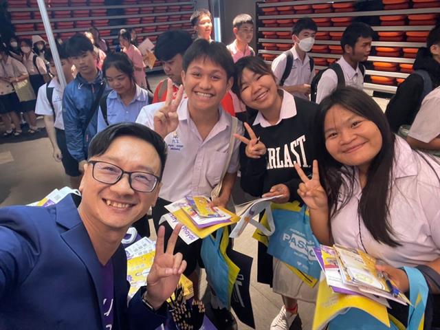 กองบริการการศึกษา  มหาวิทยาลัยพะเยา แนะแนวสัญจร 2557 งานรับเข้าศึกษา 