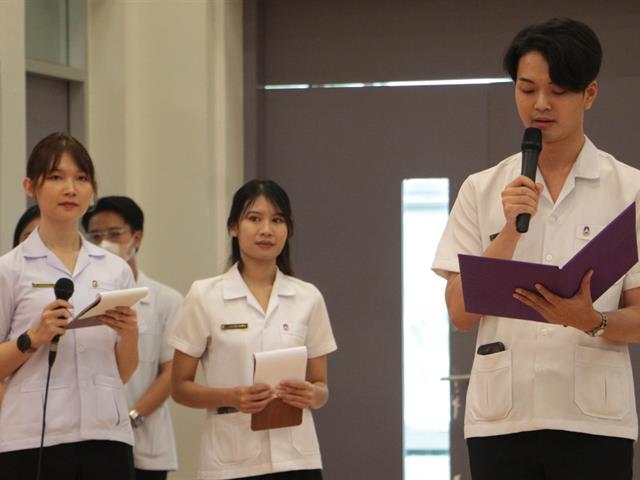 คณะเภสัชศาสตร์จัดกิจกรรมพิธีมอบเสื้อกาวน์ ประจำปีการศึกษา 2566