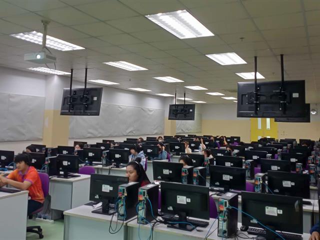 ศูนย์ภาษา คณะศิลปศาสตร์ จัดทดสอบวัดความรู้ภาษาอังกฤษโดยโปรแกรมสำเร็จรูป เพื่อประกอบการสำเร็จการศึกษาและเทียบรายวิชาภาษาอังกฤษเพื่อการสื่อสารฯ