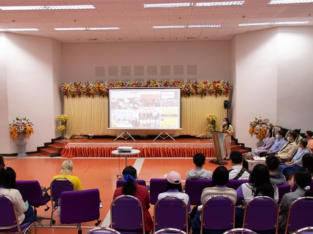 คณะศิลปศาสตร์ให้การต้อนรับคณะครูและนักเรียน โรงเรียนจักรคำคณาทร จังหวัดลำพูน