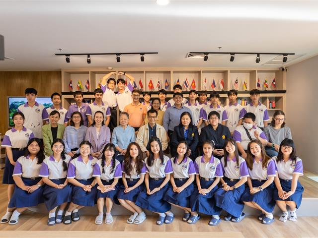 คณะศิลปศาสตร์ให้การต้อนรับคณะครูและนักเรียน โรงเรียนจักรคำคณาทร จังหวัดลำพูน
