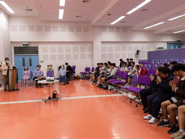 คณะศิลปศาสตร์ให้การต้อนรับคณะครูและนักเรียน โรงเรียนจักรคำคณาทร จังหวัดลำพูน
